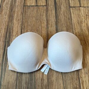 Victoria’s Secret BODY BY VICTORIA Strapless Bra 32DDD Beige